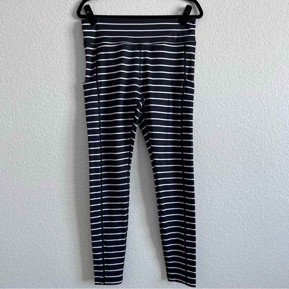 Belcorva | Leggings | Black and White Stripe | Size Large